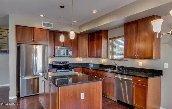 Tempe, AZ 85281,526 W 1ST Street #102