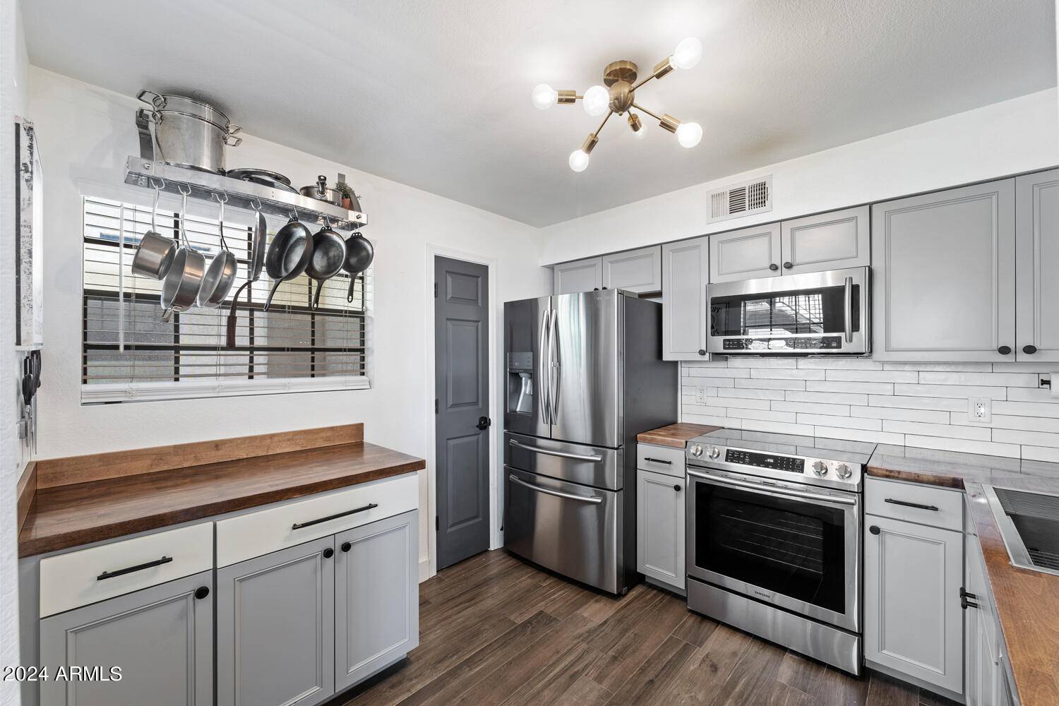Tempe, AZ 85282,2333 E SOUTHERN Avenue #1057
