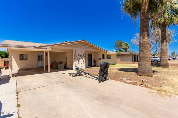 Phoenix, AZ 85033,6272 W WOLF Street