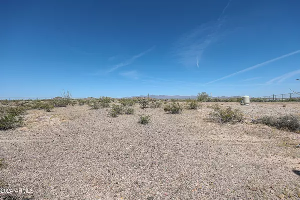 Tonopah, AZ 85354,0 N 335th Avenue #7