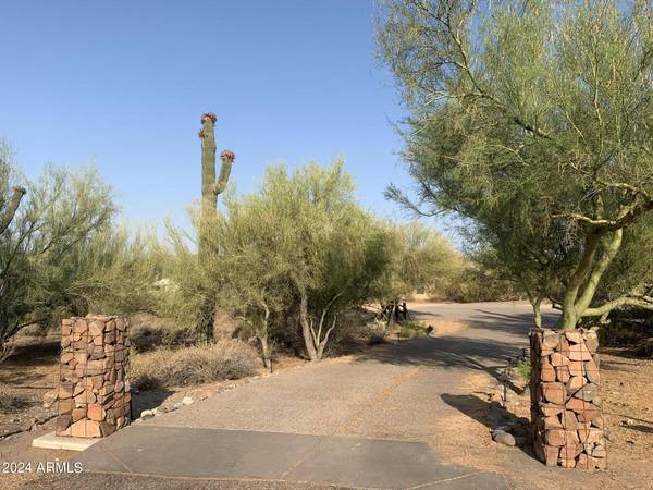 Phoenix, AZ 85086,512 E Tanya Trail