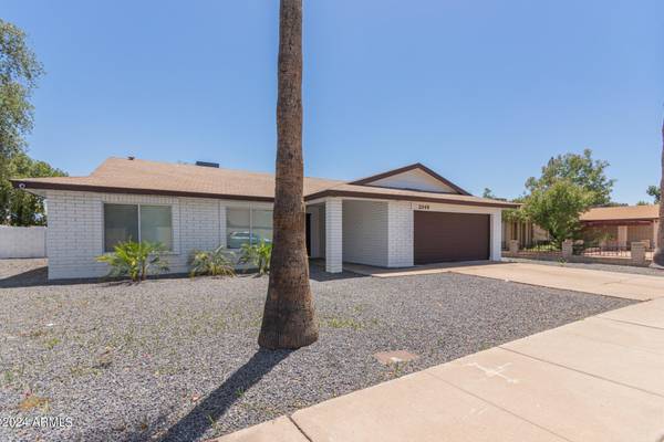 Mesa, AZ 85202,2049 S ROGERS --