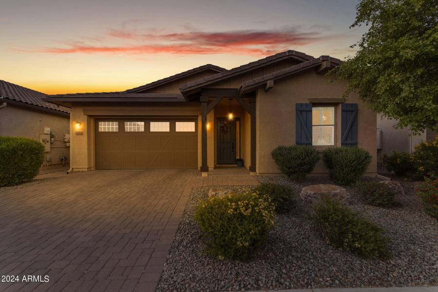 3830 E RAKESTRAW Lane, Gilbert, AZ 85298