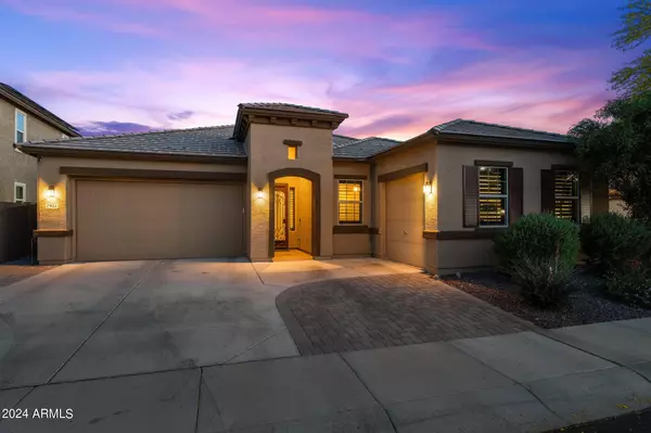 7931 W QUAIL TRACK Drive, Peoria, AZ 85383