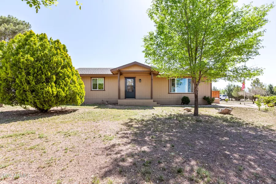 25325 N Naples Street, Paulden, AZ 86334