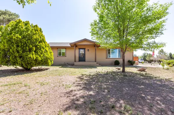 25325 N Naples Street,  Paulden,  AZ 86334