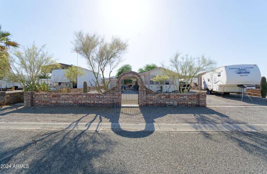 49550 AMBER Avenue, Quartzsite, AZ 85346