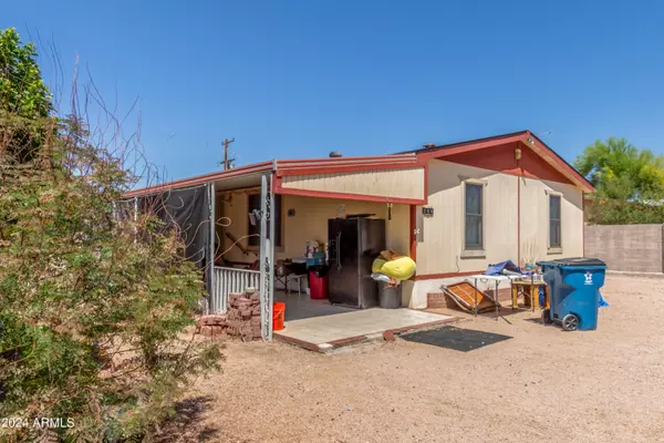 Apache Junction, AZ 85120,744 S PINAL Drive