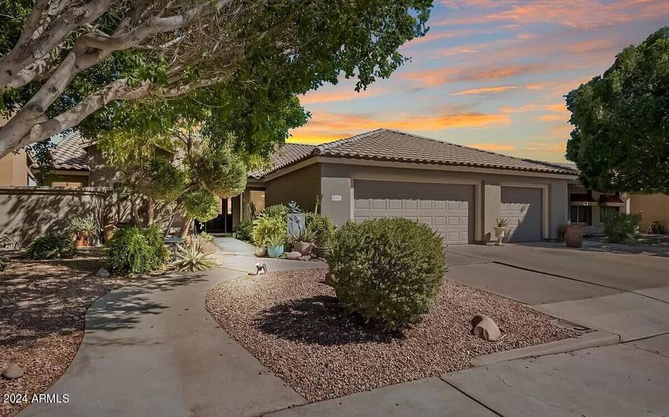 831 N SANTA ANNA Street, Chandler, AZ 85224