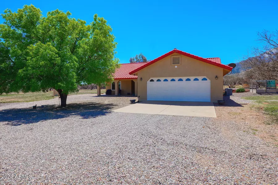 5700 E LA PALOMA Lane, Hereford, AZ 85615