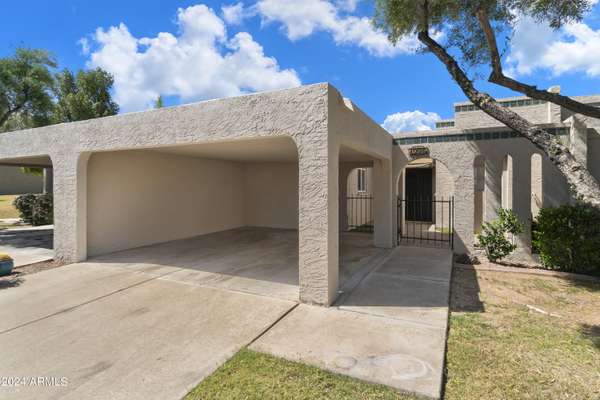 Phoenix, AZ 85020,1006 E COCHISE Drive