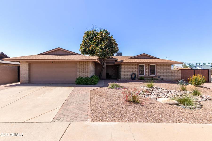 1561 W PAMPA Avenue, Mesa, AZ 85202