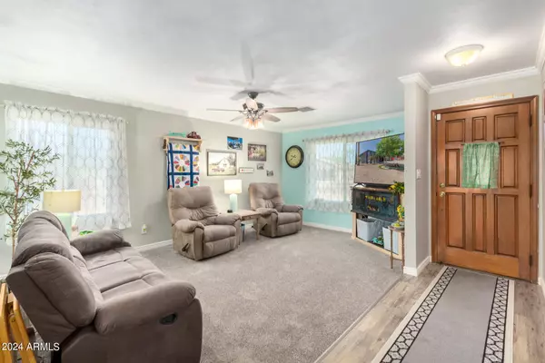 Mesa, AZ 85210,637 W GARNET Avenue