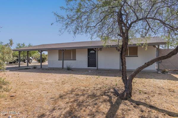 Apache Junction, AZ 85120,11303 E 5TH Avenue