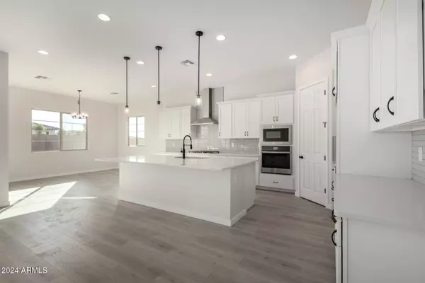 Queen Creek, AZ 85142,21673 E ROUNDUP Way