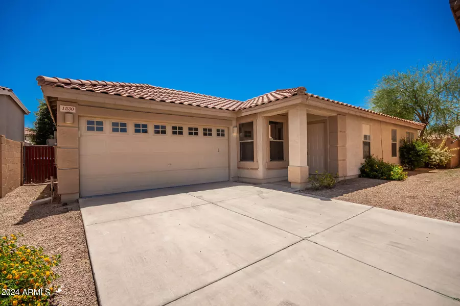 1530 S Danielson Way, Chandler, AZ 85286