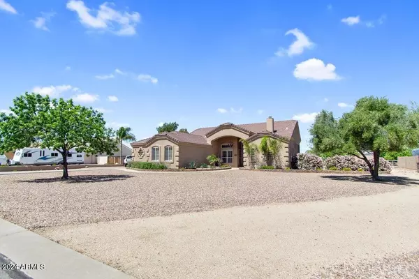 2512 E ARROWHEAD Trail, Gilbert, AZ 85297