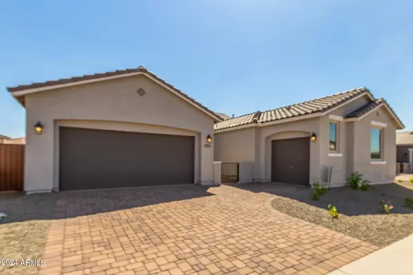 Queen Creek, AZ 85142,21735 E ROUNDUP Way N