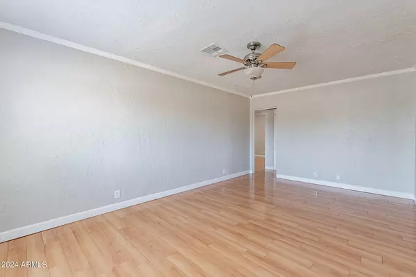 Phoenix, AZ 85015,2036 W OREGON Avenue