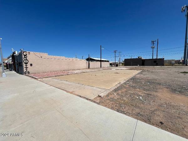 Coolidge, AZ 85128,255 S MAIN Street #-