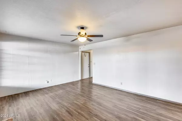 Tempe, AZ 85282,516 E HUNTINGTON Drive #1