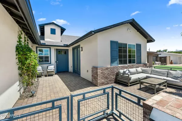 Phoenix, AZ 85018,4239 N 42ND Place