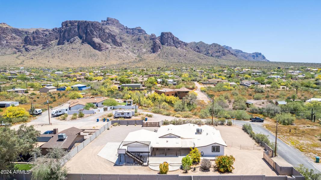 1550 N SIXSHOOTER Road, Apache Junction, AZ 85119