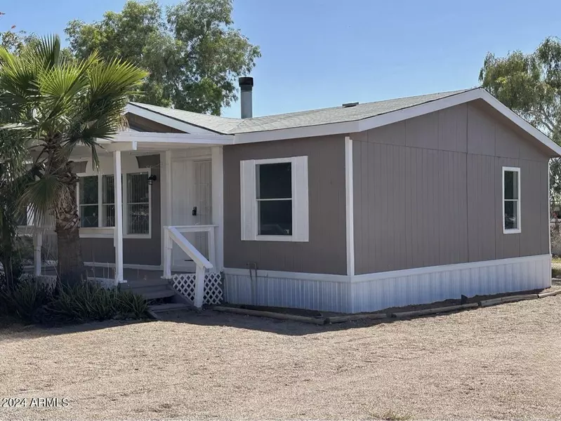 895 E 4th Avenue, Apache Junction, AZ 85119