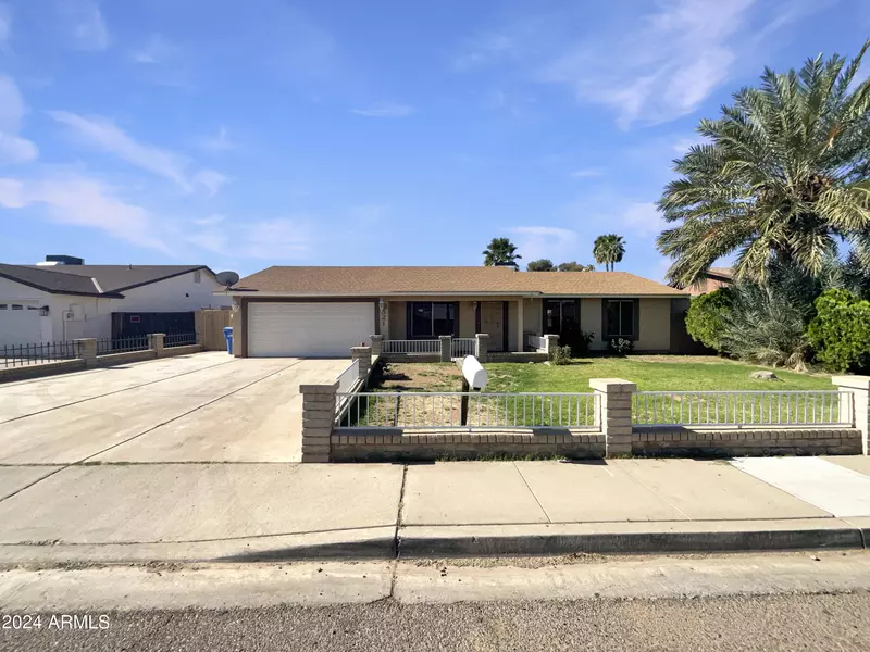 8521 W GLENROSA Avenue, Phoenix, AZ 85037