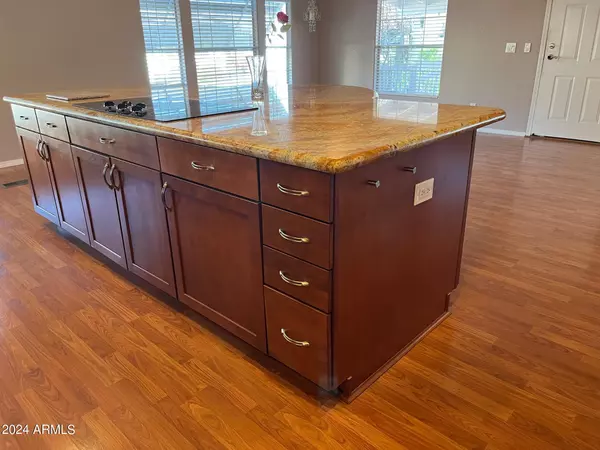 Phoenix, AZ 85050,3901 E PINNACLE PEAK Road #232