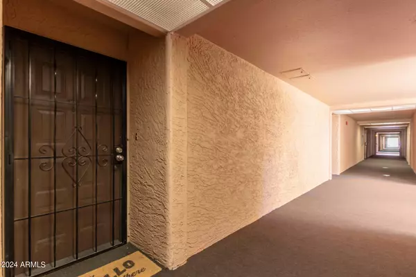 540 N MAY -- #1053, Mesa, AZ 85201