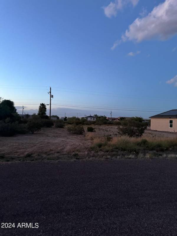 Eloy, AZ 85131,3110 W DESIERTO Drive #10