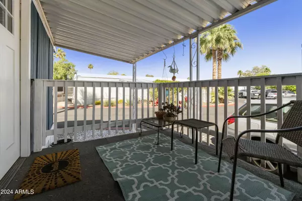 Chandler, AZ 85225,555 W Warner Road #156