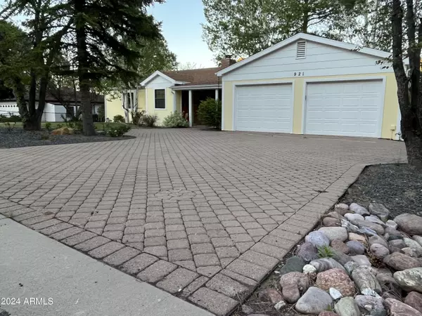 921 FAIRWAY Drive, Show Low, AZ 85901