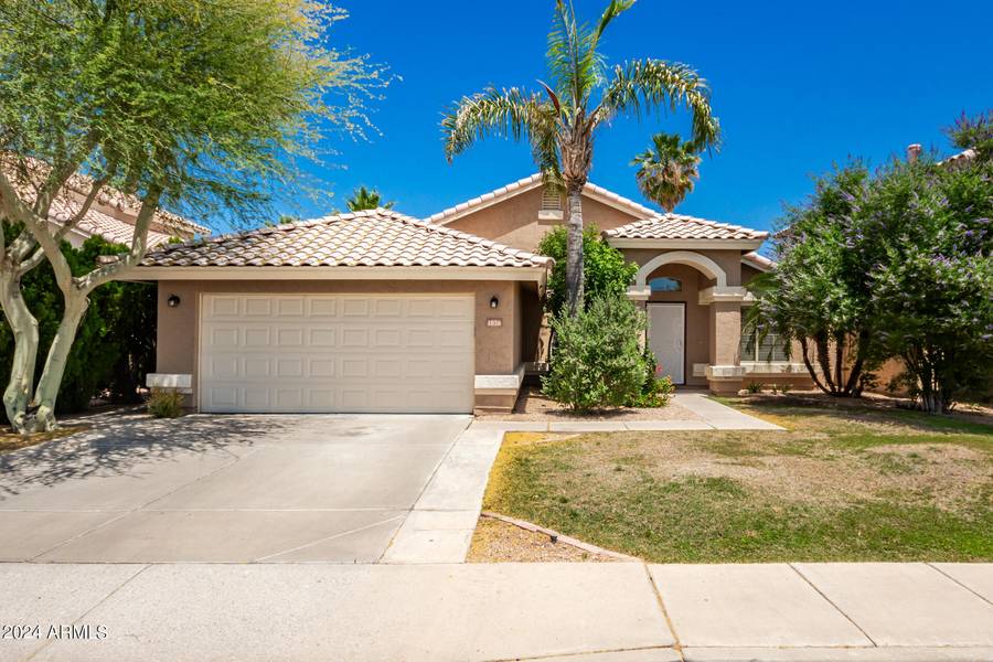 1826 E TREMAINE Avenue, Gilbert, AZ 85234