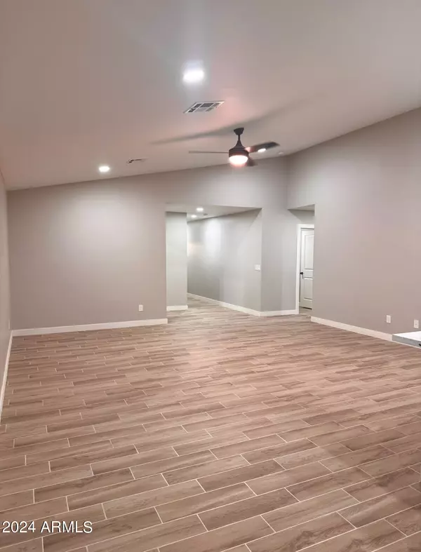 Phoenix, AZ 85040,4805 S 28TH Street