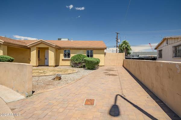 Phoenix, AZ 85041,4423 S 36TH Drive