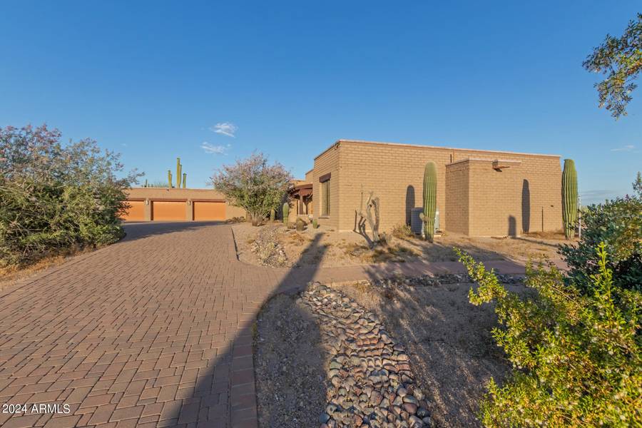 5353 N WINCHESTER Road, Apache Junction, AZ 85119