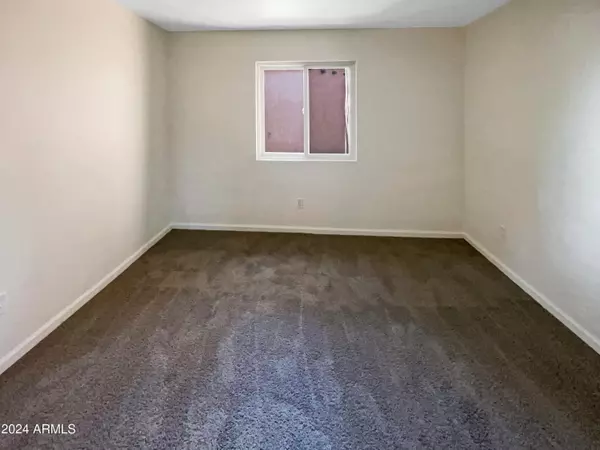 Phoenix, AZ 85032,4704 E PARADISE VILLAGE Parkway N #231