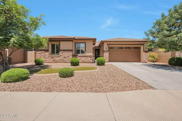 1902 E RAVENSWOOD Drive, Gilbert, AZ 85298