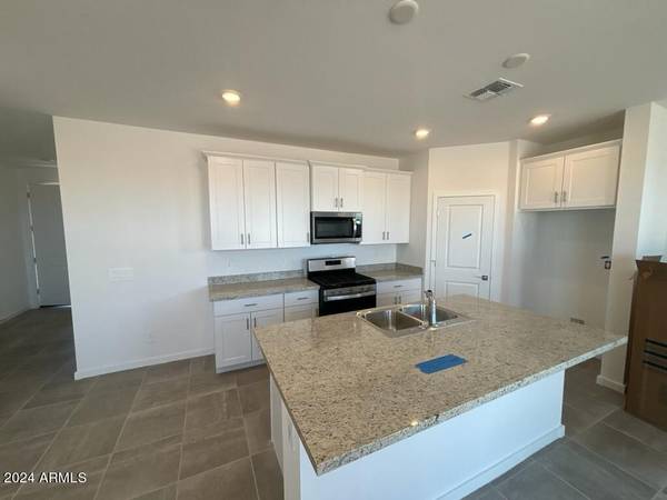 Tolleson, AZ 85353,8724 W ODEUM Lane