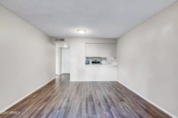 Phoenix, AZ 85016,3033 E DEVONSHIRE Avenue #1034