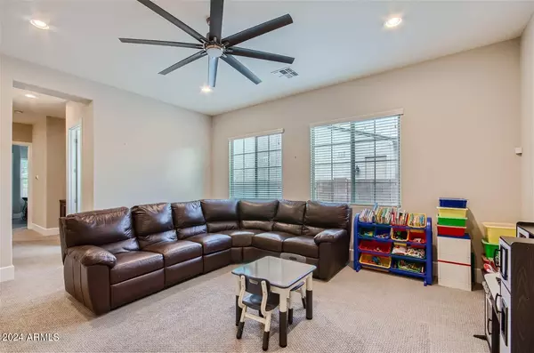 Chandler, AZ 85286,732 W ARMSTRONG Way