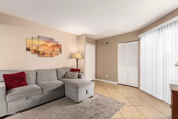 Tucson, AZ 85719,1745 E GLENN Street #127