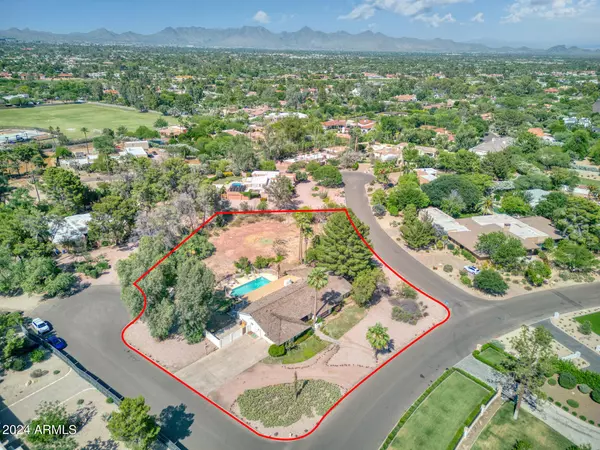 Paradise Valley, AZ 85253,5702 E CABALLO Drive