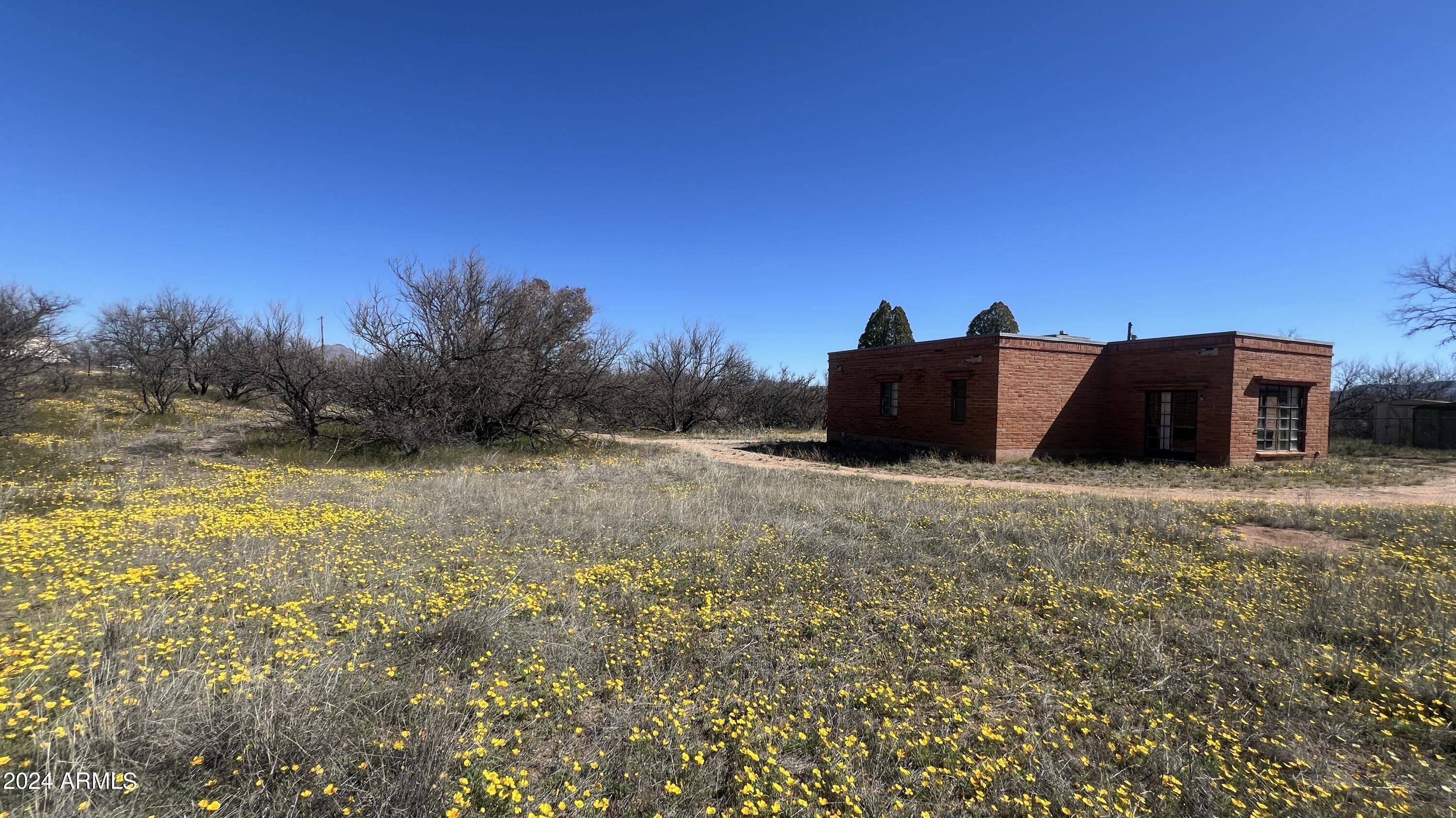Nogales, AZ 85621,507 S RIVER Road