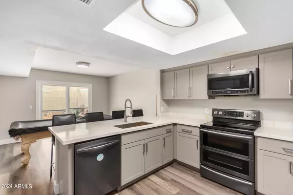 Phoenix, AZ 85044,4267 E AGAVE Road