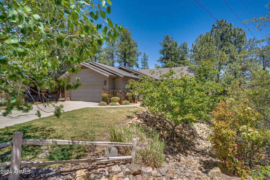 2098 SUMMER BREEZE Drive, Prescott, AZ 86303