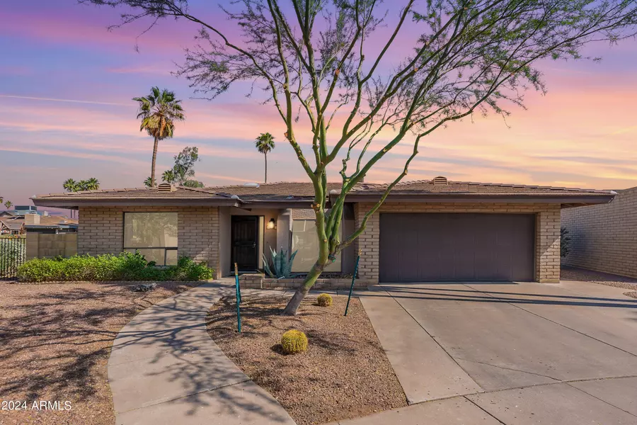 1703 S CHOLLA --, Mesa, AZ 85202