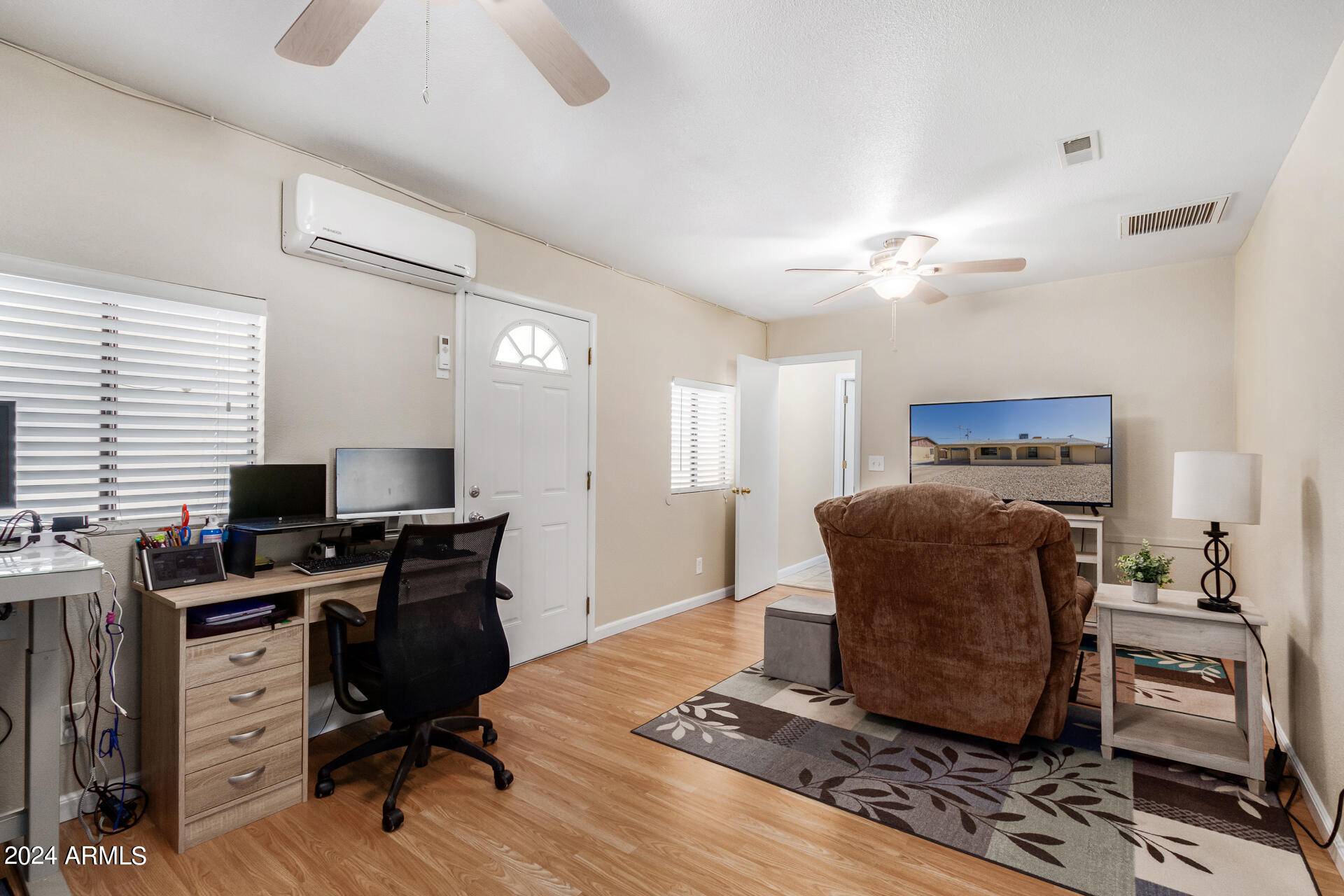 Phoenix, AZ 85023,1535 W DANBURY Road